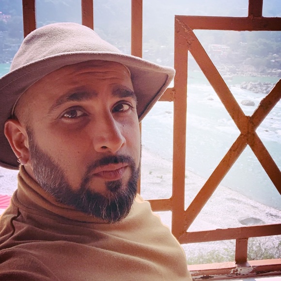 Meet your Posher, Ayaaz - Picture 2 of 2